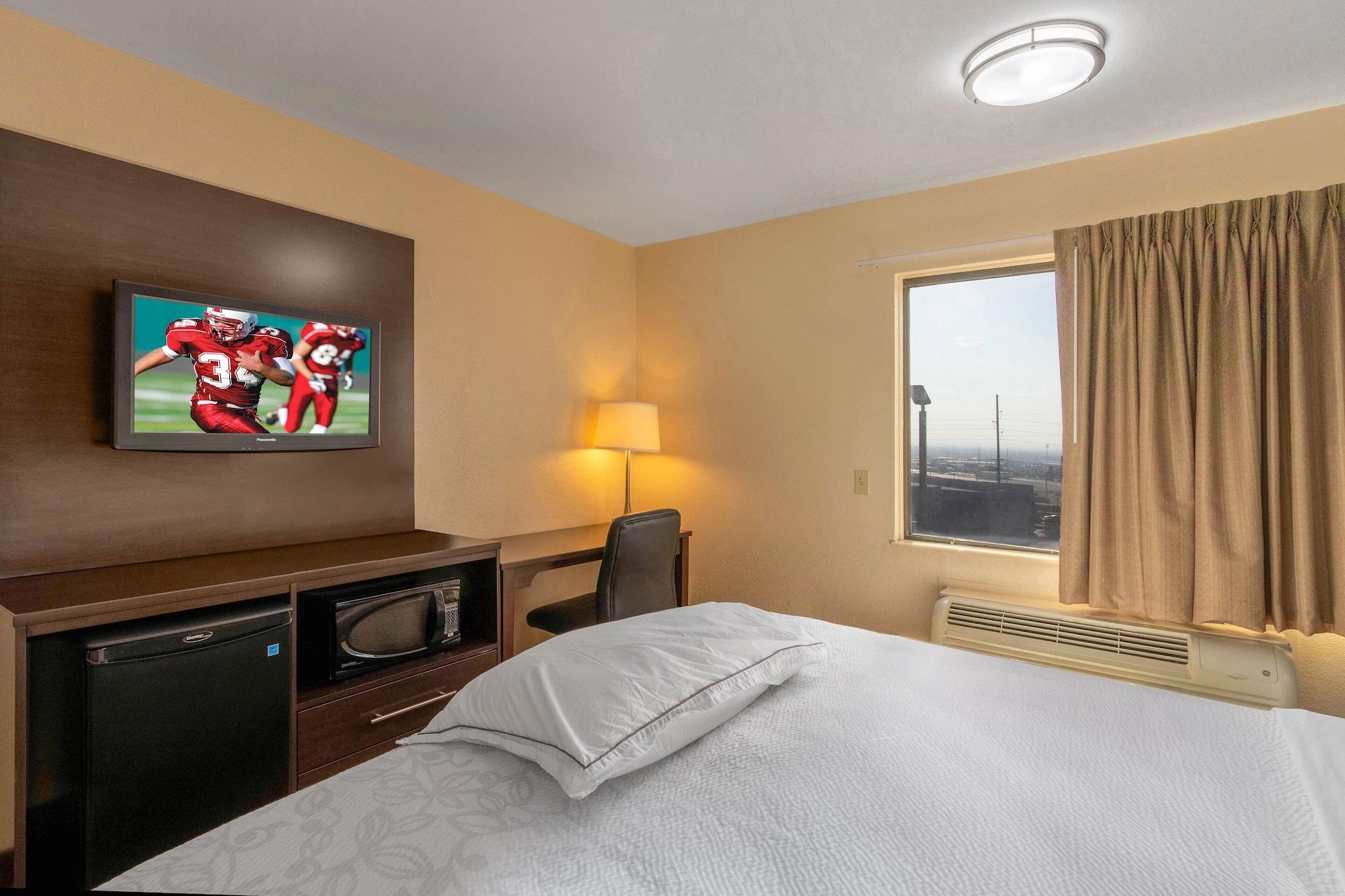 Red Roof Inn Plus+ El Paso East Exterior photo
